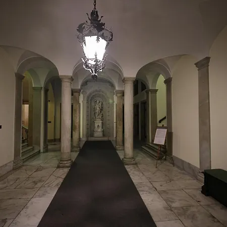 Nik Guest house